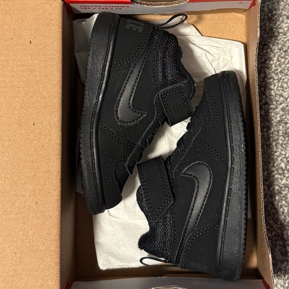 NIKE baby/toddler mid sneakers size 5c - Picture 1 of 4